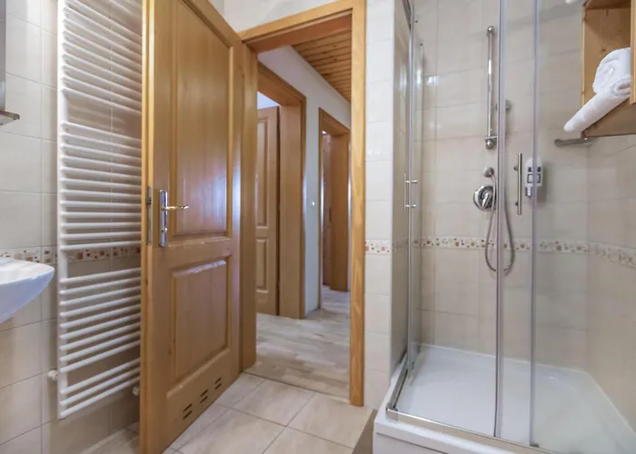 2 Bedroom Awesome In Pohorje شقة Hočko Pohorje